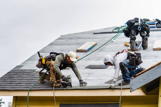 Professional Gutter Installation technician working in Lake Peekskill, NY